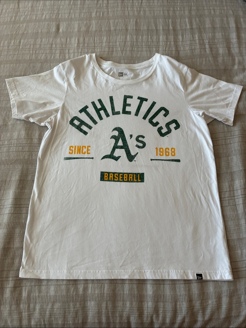 Women’s Oakland A's 'Athletics' White Baseball Tee - Green & Yellow